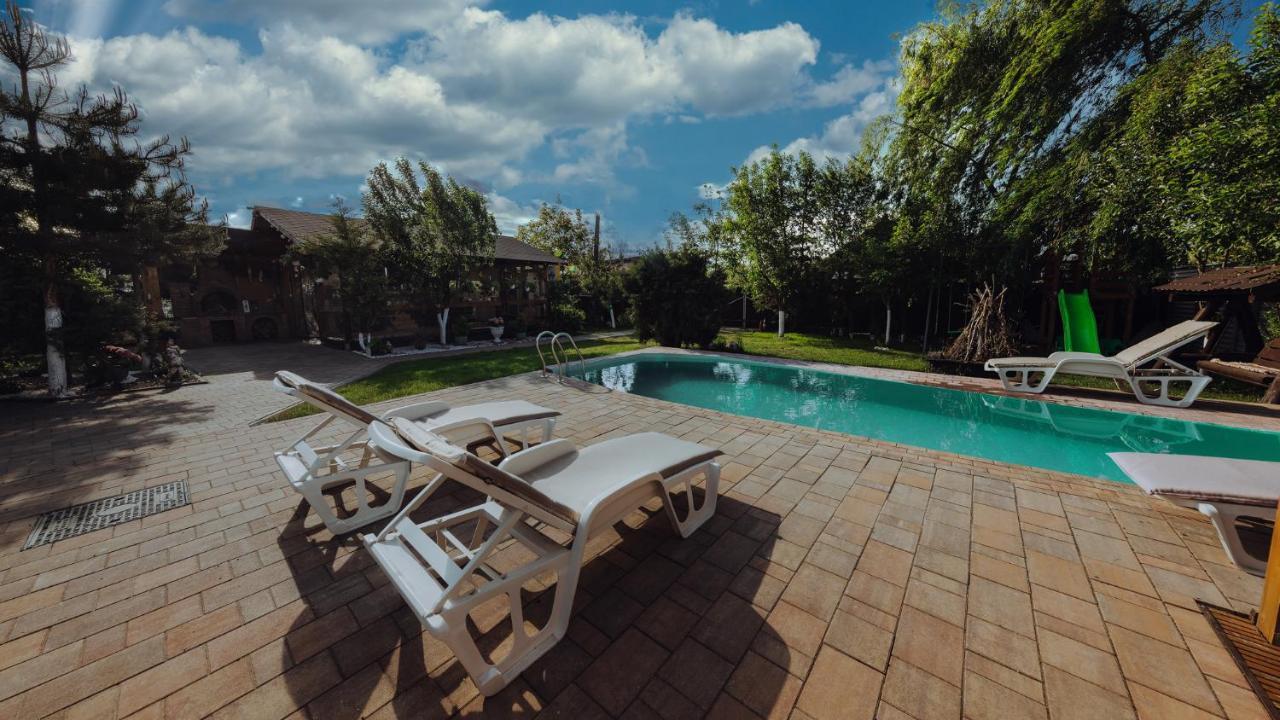 Casuta De Sub Deal - Ciubar Si Piscina Villa Măgura Esterno foto