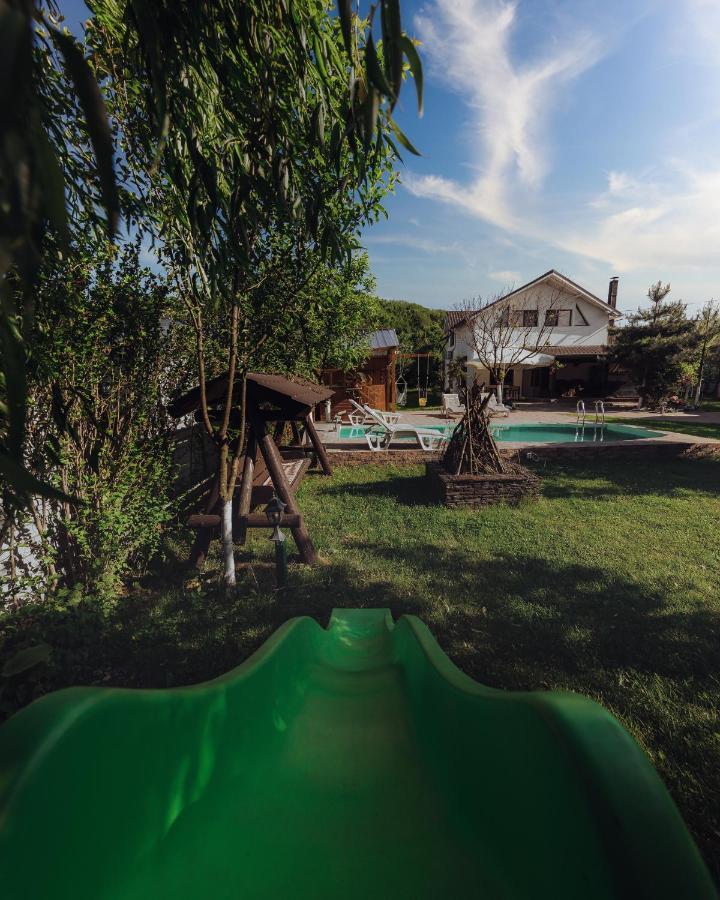 Casuta De Sub Deal - Ciubar Si Piscina Villa Măgura Esterno foto